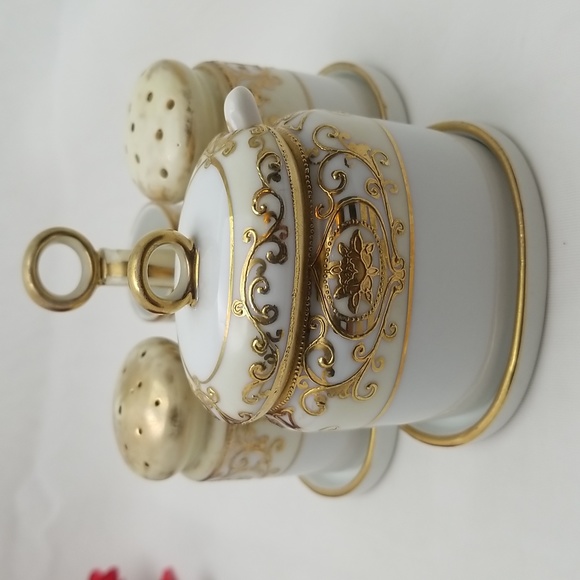 Noritake Christmas Ball 7 Piece Condiment Set - Picture 10 of 15